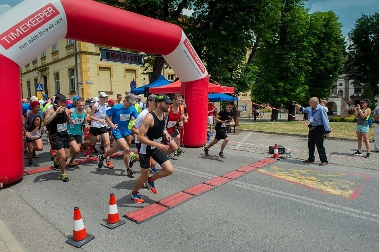 Bieg Kmitów w Nowym Wiśniczu - uczestnicy pobiegli już po raz czternasty [ZDJĘCIA]