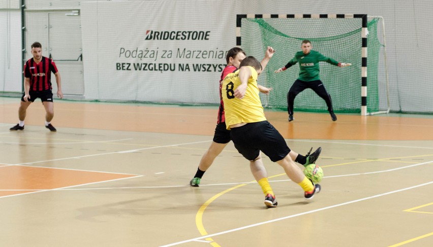 Pierwsza porażka lidera w Kieleckiej Lidze Futsalu [DUŻO ZDJĘĆ] 