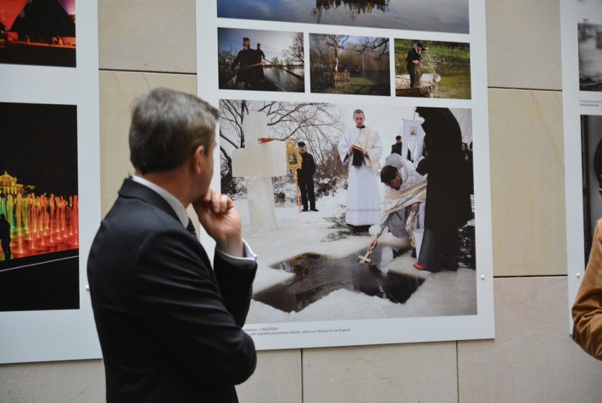 „Lubelskie. Smakuj życie”. Wystawa zdjęć w urzędzie marszałkowskim. Piękne zakątki województwa lubelskiego  (FOTO)