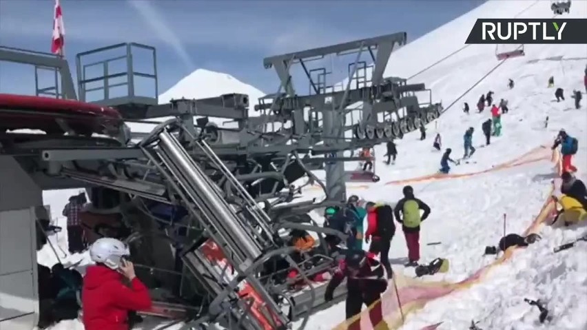 Niebezpieczna awaria wyciągu narciarskiego w gruzińskim...