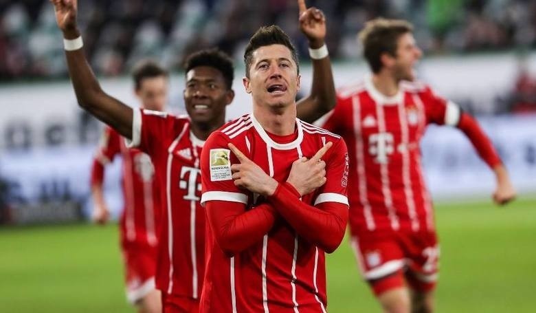 Robert Lewandowski gol na YouTube (WIDEO) Bayern Monachium - Fortuna Dusseldorf 5:0. Bundesliga obszerny skrót