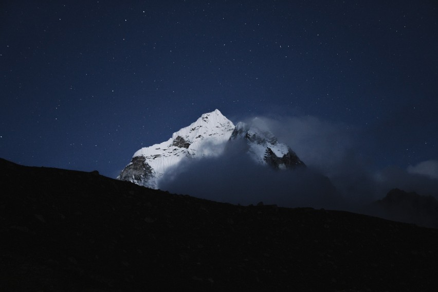 Everest Ski Challenge. Andrzej Bargiel chce zjechać z Mount Everestu na nartach bez użycia tlenu
