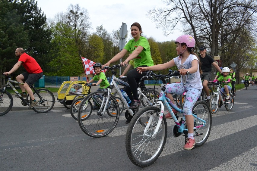 Bielski Rodzinny Rajd Rowerowy 2015 jedzie ulicami powiatu bielskiego. Jest rekord! [ZDJĘCIA]