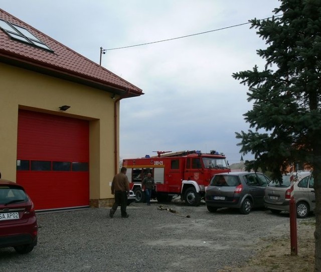 Jeszcze w tym roku plac przed remizą Ochotniczej Straży Pożarnej w Trześni, w gminie Gorzyce  będzie wyłożony kostką,  a otoczenie zagospodarowane