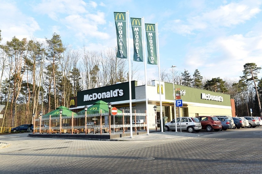 W Starym Sączu otwarto McDonald’s. Obsługuje go 50 pracowników