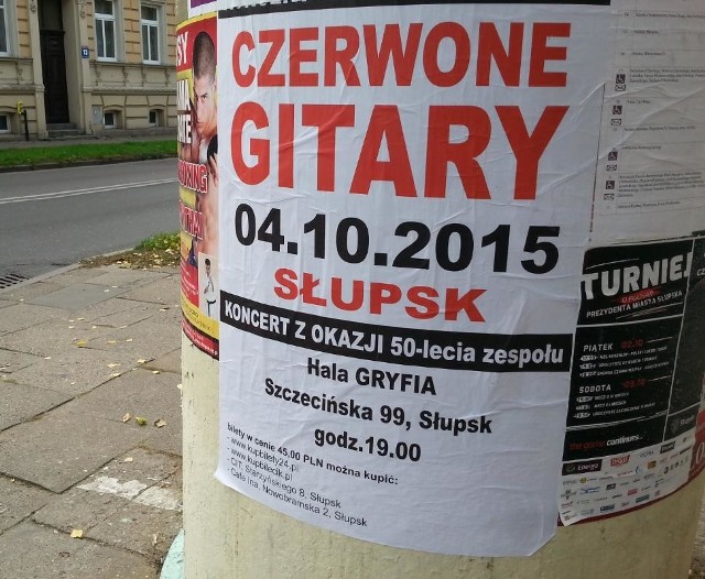  Na kilka tygodni przed koncertem Czerwonych Gitar w Słupsku pojawiły się afisze. Na kilka dni przed wydarzeniem zabrakło jednak informacji, że zostało ono odwołane.
