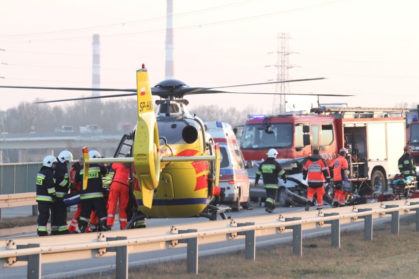 Poważny wypadek na Wschodniej Obwodnicy Wrocławia. Lądował...