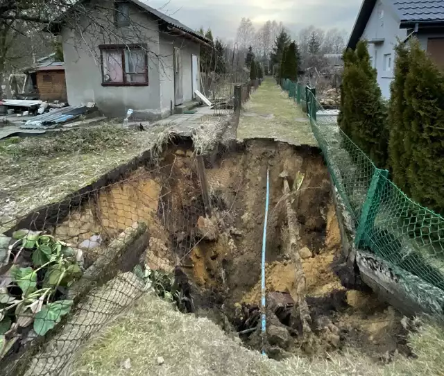 Zapadlisko na ogródkach działkowych w Trzebini