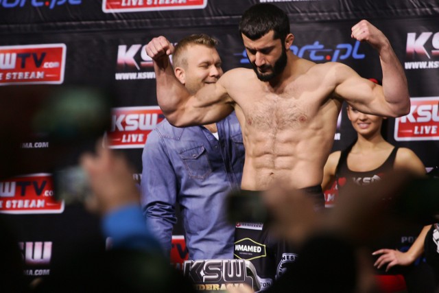 Mamed Khalidov pokonał Ryutę Sakuraia