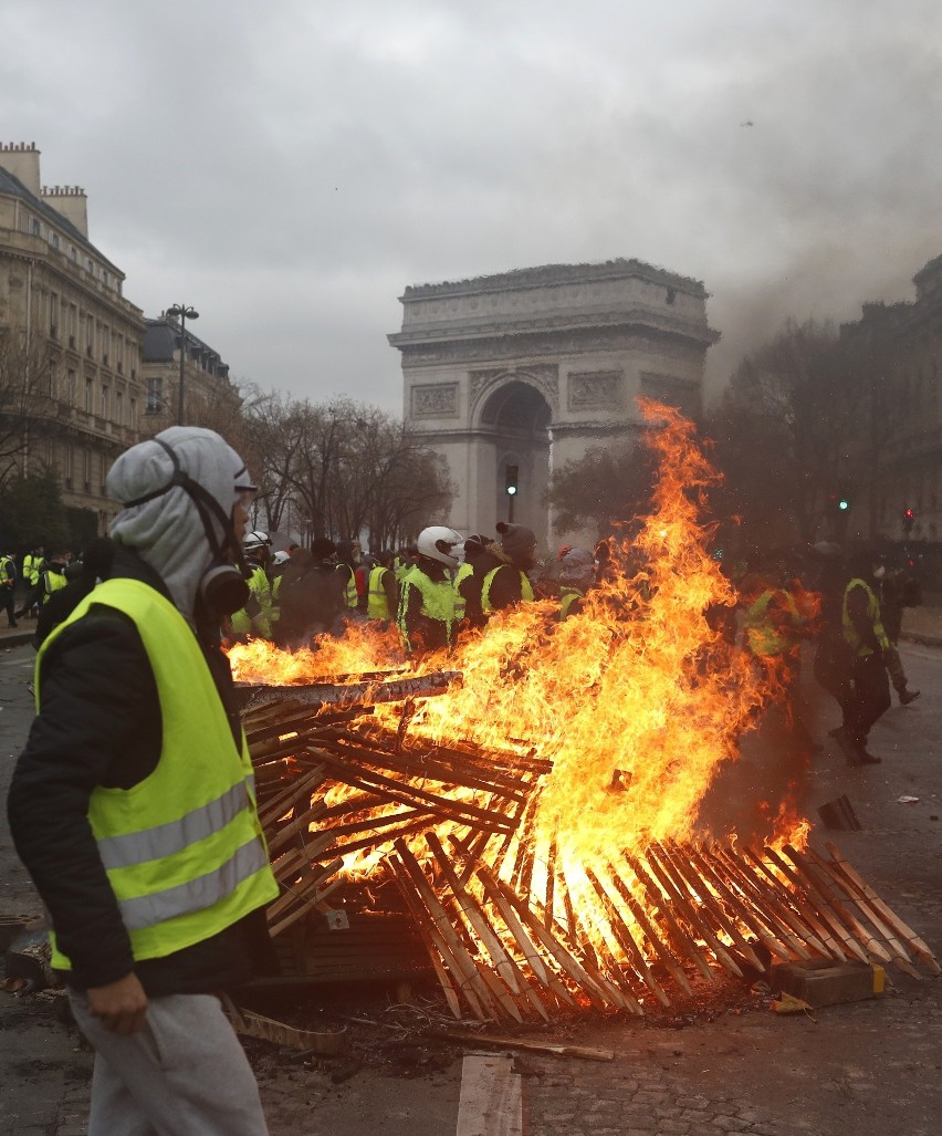 Prof. Jan Zielonka: Na protestach „żółtych koszulek” we Francji mogą skorzystać partie, które mają silne struktury