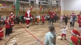 Mikołajkowy Bal odbył się w Publicznej Szkole Podstawowej w Jastrzębiu. Dzieci świetnie się bawiły. Zobacz zdjęcia