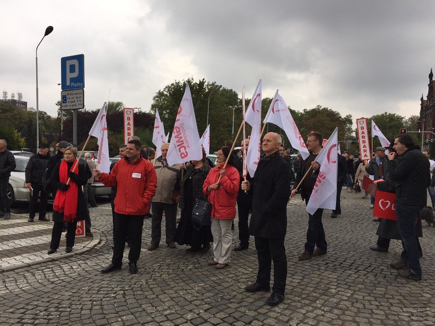 Lewica z Barbarą Nowacką we Wrocławiu: Chcemy chleba, nie igrzysk