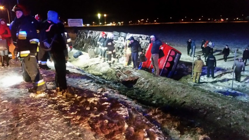 Wypadek autobusu na obwodnicy Garwolina