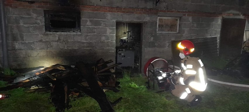 Nocny pożar fabryki mebli w Brodach. Akcja trwała blisko 3...