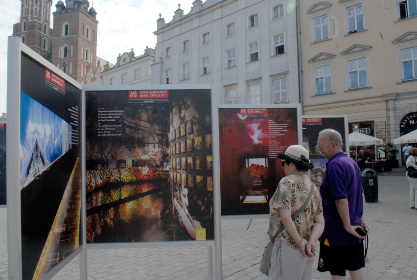 Otwarcie wystawy Muzeum Domu Jana Pawła II w Wadowicach [NOWE ZDJĘCIA]