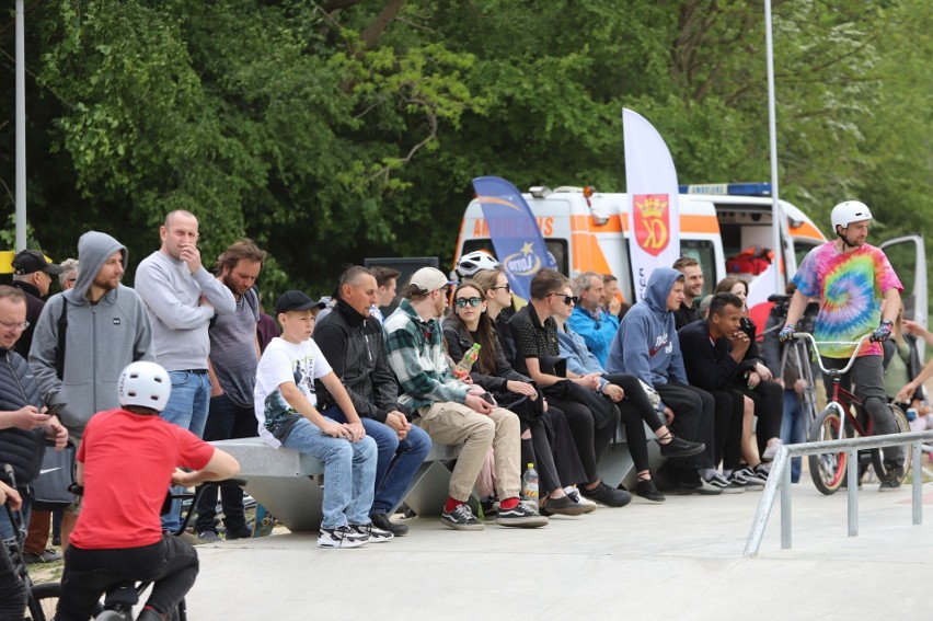 Widowiskowe akrobacje w Skate Park Kadzielnia w Kielcach. Odbyły się tu Mistrzostwa Polski BMX Freestyle. Zobacz zdjęcia