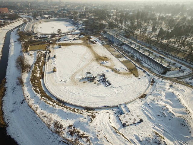 Przebudowa stadionu przy al. Piłsudskiego ma się zakończyć w sierpniu tego roku.