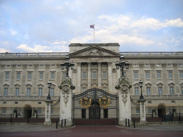 Buckingham Palace. Jest oficjalną rezydencją brytyjskich monarchów.