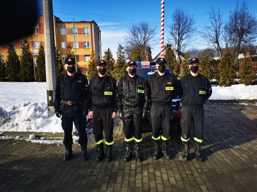 Pięciu strażaków z Włoszczowy pomagało w masowych testach na koronawirusa na Słowacji [ZDJĘCIA]