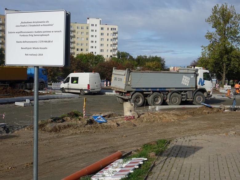 Budowa ronda Jana Pawła II/Śniadeckich w Koszalinie. Prace zostaną przedłużone