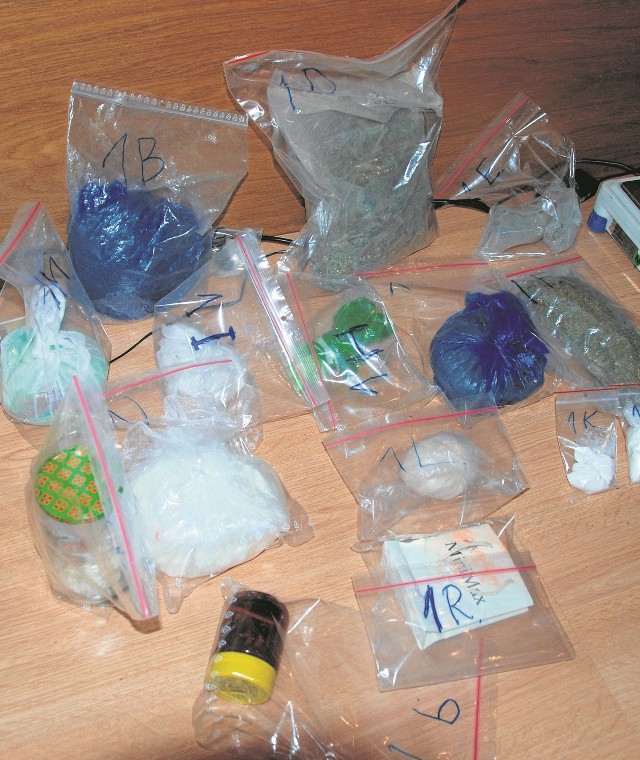 W mieszkaniu w centrum Sopotu śledczy zabezpieczyli kokainę, marihuanę, haszysz i amfetaminę - towar wart niemal 100 tys. zł