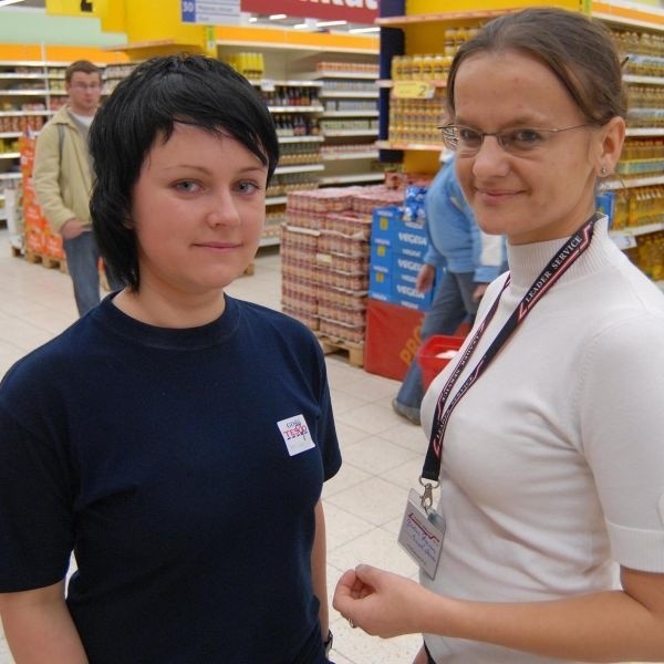 Joanna Podgórska z lewej: w wolnym czasie, między zajęciami na uczelni, dorabiam wykładając na półki towar. Przed świętami też będę pracować, bo wtedy wzrosną stawki i zarobię więcej pieniędzy.