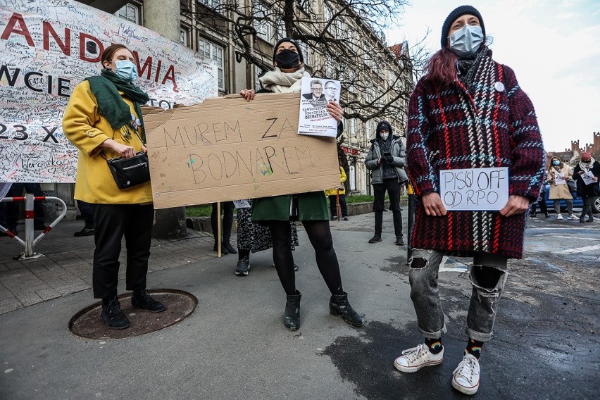 Murem za Bodnarem. Manifestacja w Gdańsku w piątek,...