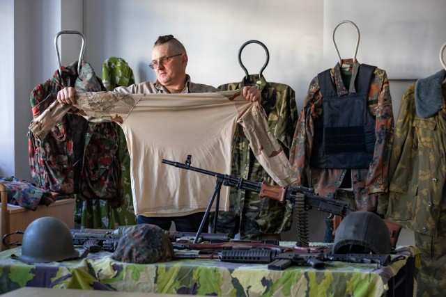 Uczestnicy BFN 2022 mogli poznać uzbrojenie strzeleckie i umundurowanie ukraińskich sił ochotniczych i nieregularnych. Był pokaz pistoletu Makarow, karabinu Mauser K98, prezentacja mundurów użytkowanych przez Międzynarodowy Legion Obrony Terytorialnej Ukrainy.