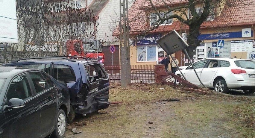 Wypadek w Iłży. Kobieta i 2,5-letnie dziecko w szpitalu