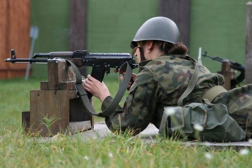 Wrocław: Żołnierze strzelali z ostrej amunicji i rzucali granatami (ZDJĘCIA)