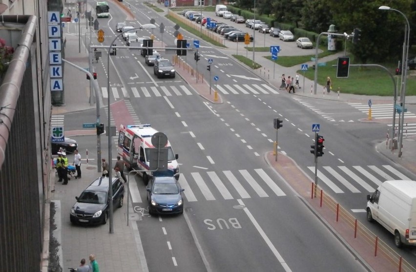 W sobotę, po godzinie 16, opel potrącił rowerzystkę.