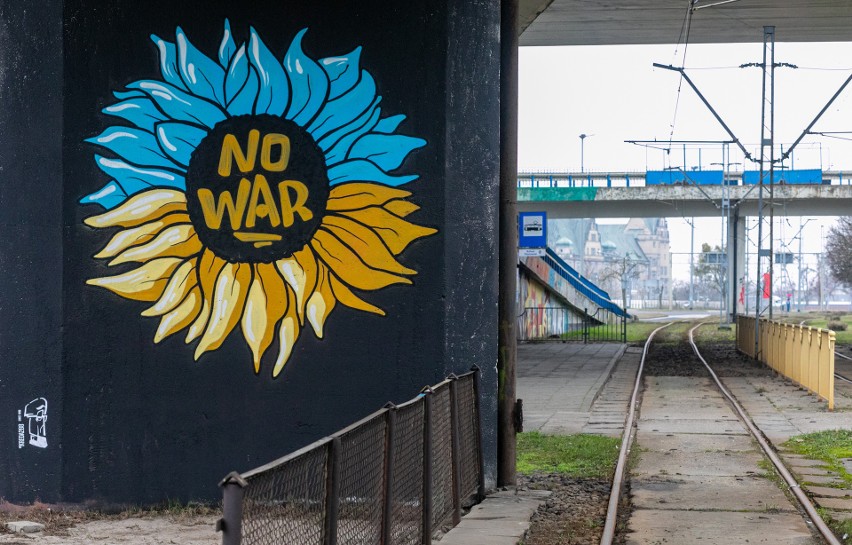 Słonecznikowy mural pod Trasą Zamkową w geście solidarności z Ukrainą [ZDJĘCIA]