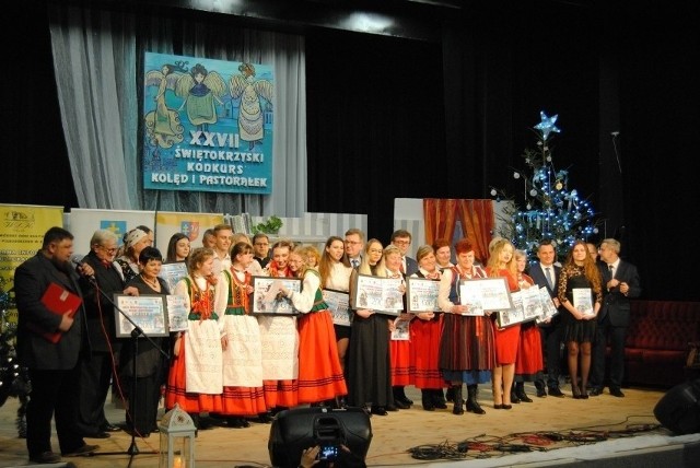 Finał konkursu we Włoszczowie to prawdziwe święto kolęd i pastorałek w wykonaniu zespołów i muzyków ludowych. Tak było podczas 27 edycji konkursu.