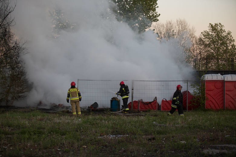 Policja wyjaśnia przyczyny pożaru toi toi przy ul. Grottgera w Słupsku