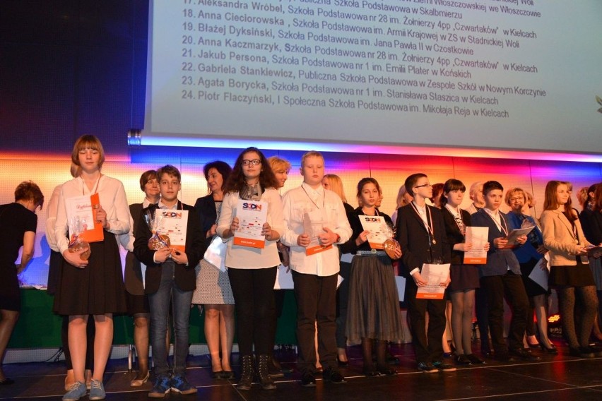 Laureaci konkursów przedmiotowych w "podstawówkach" nagrodzeni w Kielcach [WIDEO, zdjęcia]