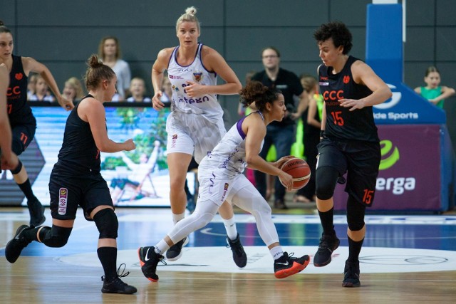 1 grudnia br. Artego grało we własnej hali z CCC Polkowice w ramach 9. kolejki Energa Basket Ligi Kobiet. Bydgoszczanki wygrały 67:62
