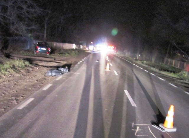Na nieoświetlonym fragmencie ulicy Kozienickiej w Radomiu niedawno doszło do śmiertelnego wypadku. Pod kołami samochodu zginął pieszy. 