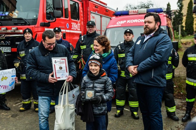 W czwartek, 13 stycznia, 10-letni Marcin Kochański, uczeń IV klasy Szkoły Podstawowej odebrał z rąk st. bryg. Jarosława Koprowskiego, zastępcy Komendanta Miejskiego PSP w Bydgoszczy, medal Iuvenis Forti. Odznaka nadawana jest młodym ludziom, "którzy swoją postawą przyczynili się do uratowania życia lub zdrowia osób, wykazując się wiedzą, umiejętnościami, rozsądkiem, odwagą i opanowaniem w sytuacji niebezpiecznej".