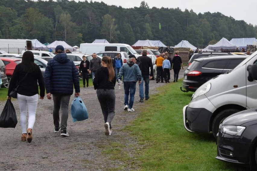 Niedziela, 26 września ściągnęła na giełdę w Miedzianej...