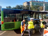 Kolizja autobusu z taksówką. Były spore utrudnienia w ruchu