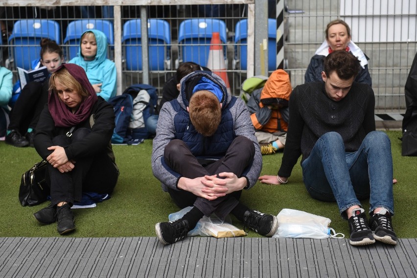 Rocznica chrztu: Tysiące wiernych na mszy na stadionie