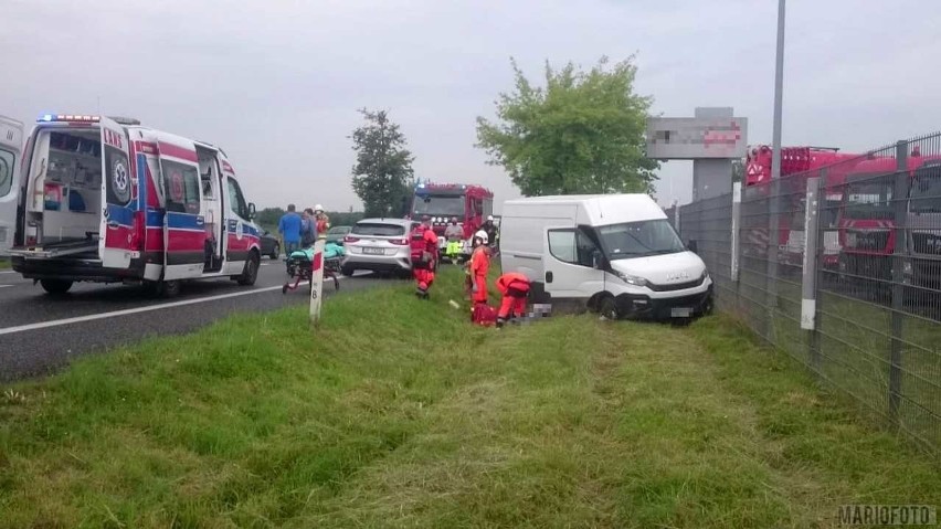 W Dąbrowie pod Opolem dostawcze iveco, zjechało jezdni i...