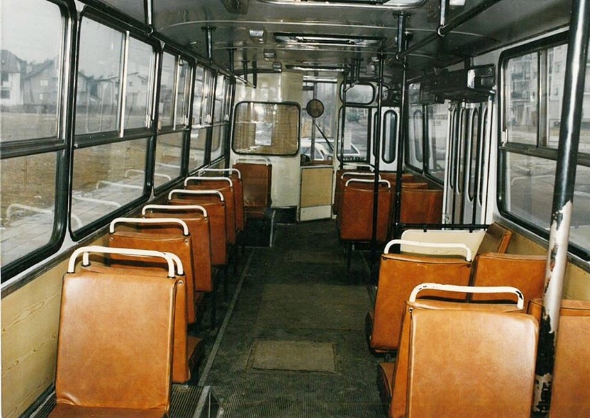 Wnętrze autobusu Ikarus 260 firmy basauto....