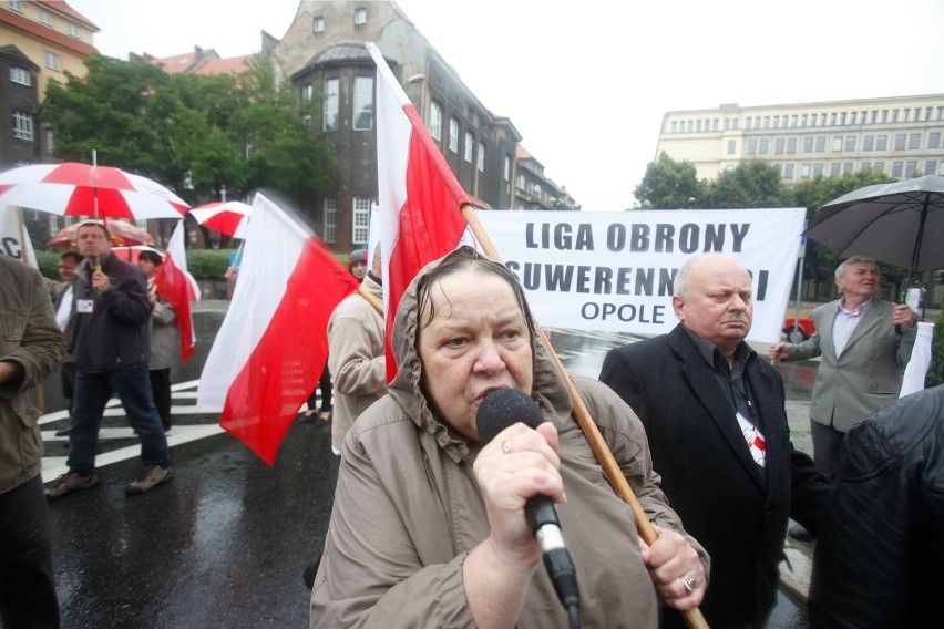 Pikieta przeciwko Marszowi Autonomii w Katowicach 2013