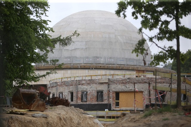 Rozbudowa Planetarium Śląskiego. Powstaje Śląski Park Nauki. Rozpoczęły się już wykopy pod nowy budynek.Zobacz kolejne zdjęcia. Przesuwaj zdjęcia w prawo - naciśnij strzałkę lub przycisk NASTĘPNE