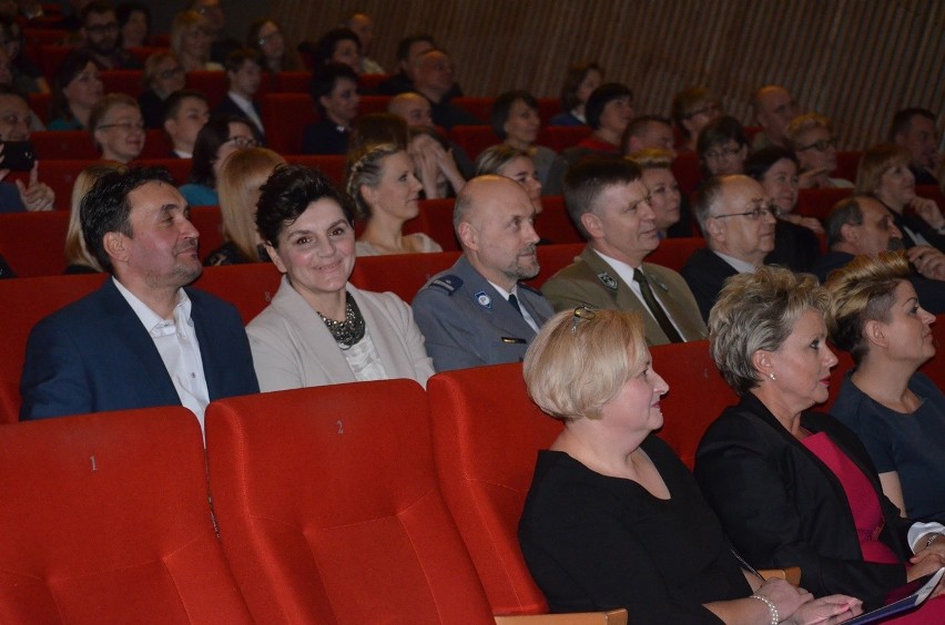 Gimnazjaliści z nagrodami.  Zapracowali na sukces