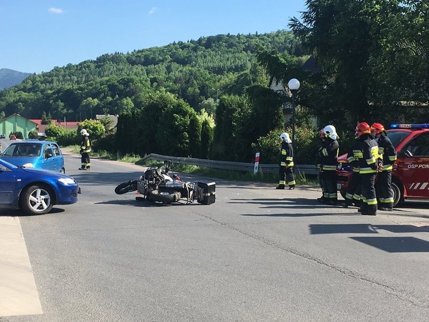 Krzyszkowice, Pcim. Motocykliści ranni po kolizjach z samochodami