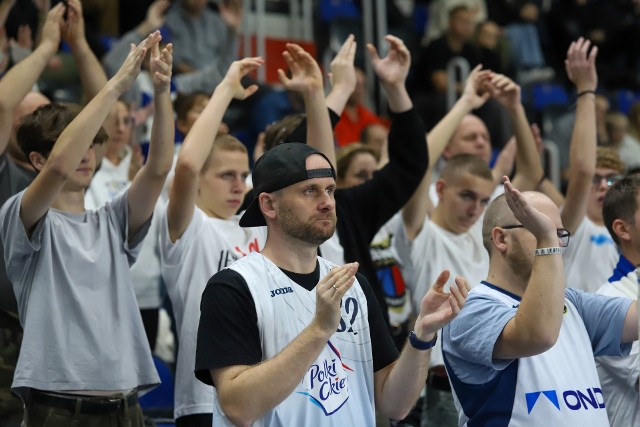 Kibice na meczu Aariva Twarde Pierniki - Stal Ostrów