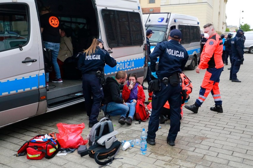 380 osób zatrzymanych, w tym lubelski senator Jacek Bury