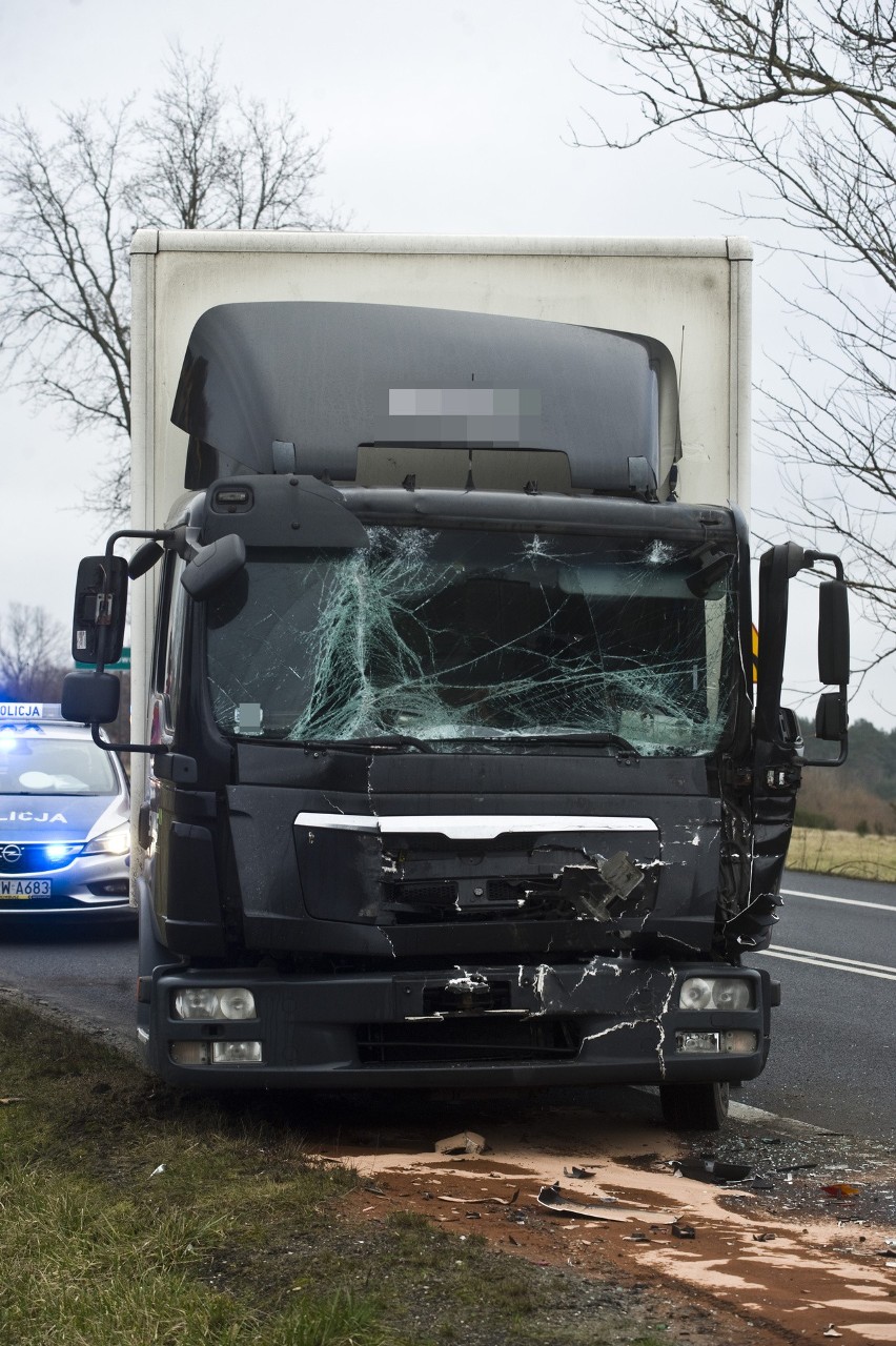 Wypadek na krajowej "6" w Malechowie. Zderzyły się trzy pojazdy [ZDJĘCIA]